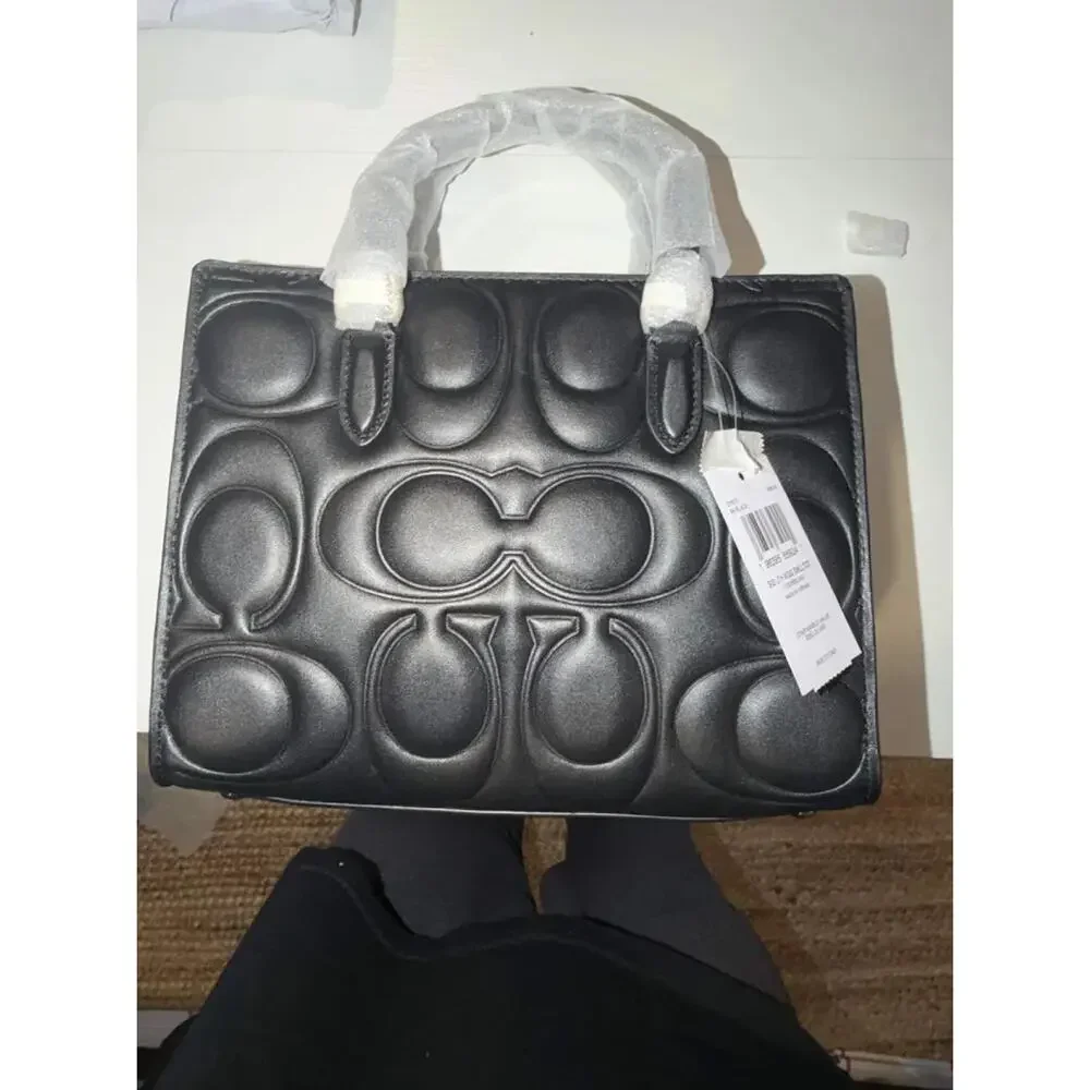 Coach nwt b7